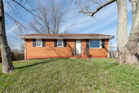 472 Peachtree Rd, Lexington, KY 40509