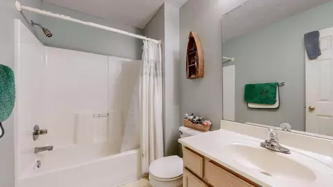 Bath - 3517 Roundtable Way, Lexington, KY 40515 photo 1 of 2