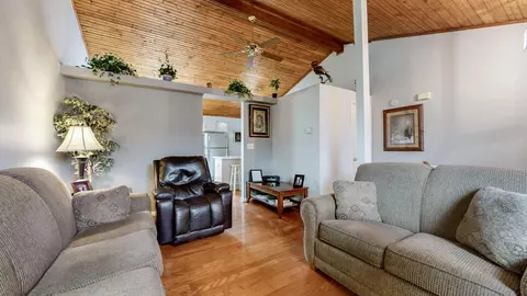 Living - 3517 Roundtable Way, Lexington, KY 40515 photo 1 of 2