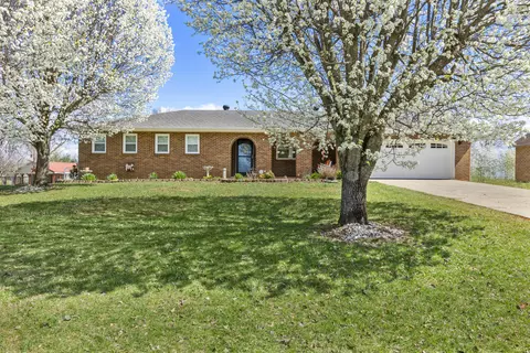 128 Maple Ridge Drive Dr, Mount Sterling, KY 40353
