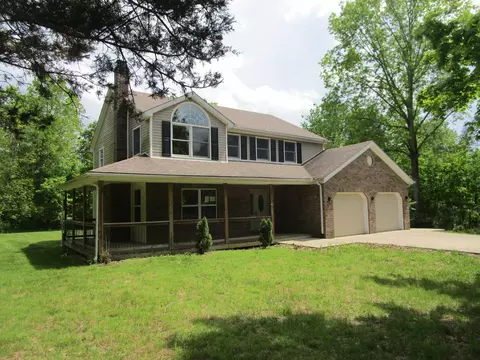 596 Overlook Dr, Lancaster, KY 40444