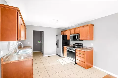 Kitchen - 969 E Highway 312 Rd, Corbin, KY 40701 photo 2 of 3