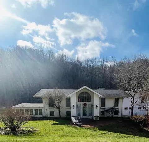 310 Sunny Brook Ln, Heidrick, KY 40949