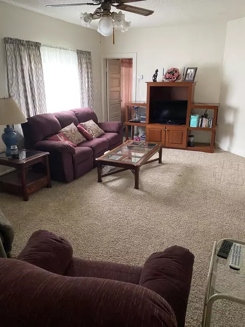 39 Church St, Lynch, KY 40855