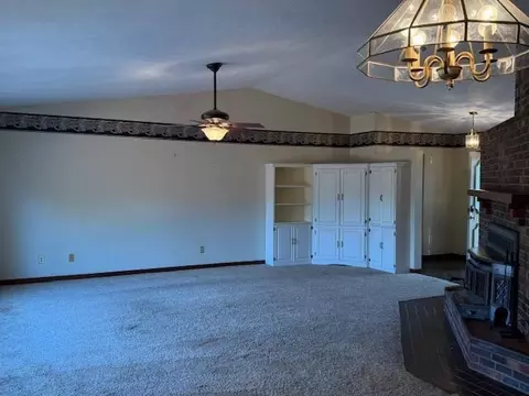 Living - 130 N Shawhan Rd, Berry, KY 41003 photo 3 of 8