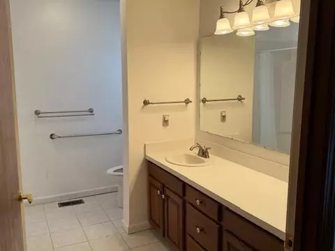 Bath - 130 N Shawhan Rd, Berry, KY 41003 photo 2 of 4