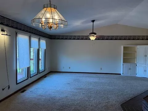 Living - 130 N Shawhan Rd, Berry, KY 41003 photo 5 of 8