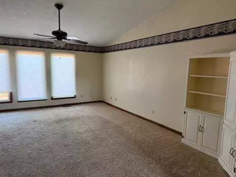 Living - 130 N Shawhan Rd, Berry, KY 41003 photo 6 of 8