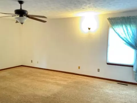 Living - 130 N Shawhan Rd, Berry, KY 41003 photo 8 of 8