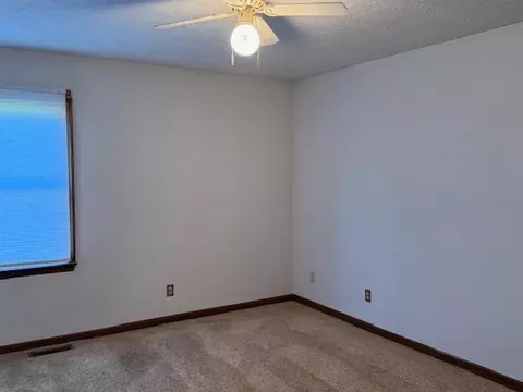 130 N Shawhan Rd, Berry, KY 41003 photo 16