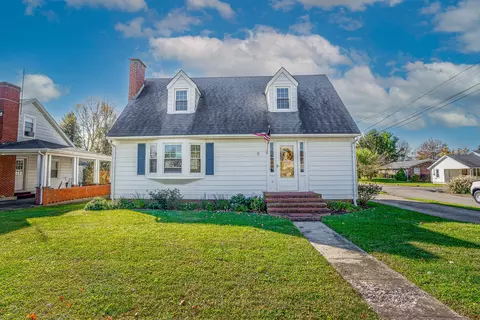 5 Bath Ave, Owingsville, KY 40360