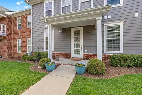 2155 Patchen Lake Ln, Lexington, KY 40505