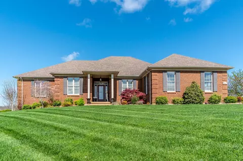 1602 Merlot Ct, Berea, KY 40403