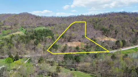 9999 Meadow Creek Rd, Corbin, KY 40701