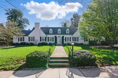 216 Ridgeway Rd, Lexington, KY 40502