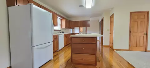 Kitchen - 412 Sunset Dr, Morehead, KY 40351 photo 6 of 10