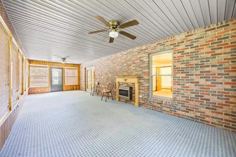 Exterior - 412 Sunset Dr, Morehead, KY 40351 photo 6 of 12