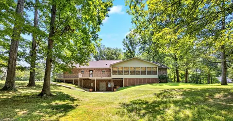 Exterior - 412 Sunset Dr, Morehead, KY 40351 photo 4 of 12