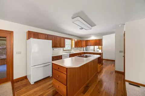 Kitchen - 412 Sunset Dr, Morehead, KY 40351 photo 4 of 10