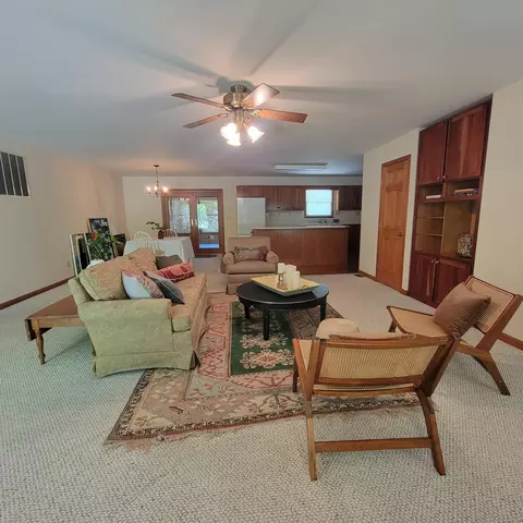 Living - 412 Sunset Dr, Morehead, KY 40351 photo 5 of 8