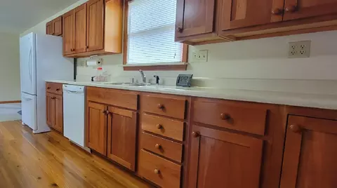 Kitchen - 412 Sunset Dr, Morehead, KY 40351 photo 9 of 10