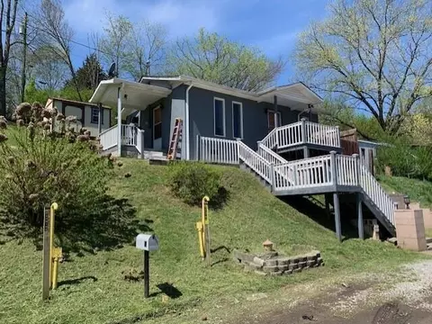 111 Railroad St, Prestonsburg, KY 41653