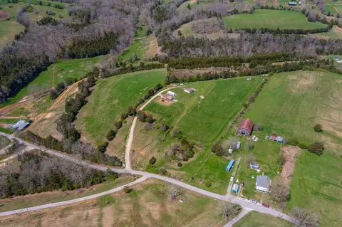 2100 Old Log Lick Rd, Winchester, KY 40391