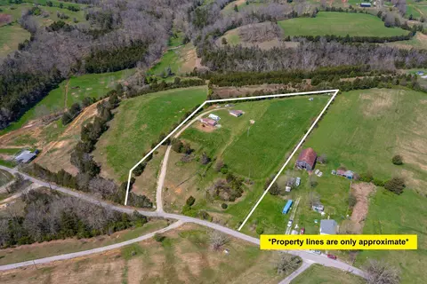2100 Old Log Lick Rd, Winchester, KY 40391 photo 2
