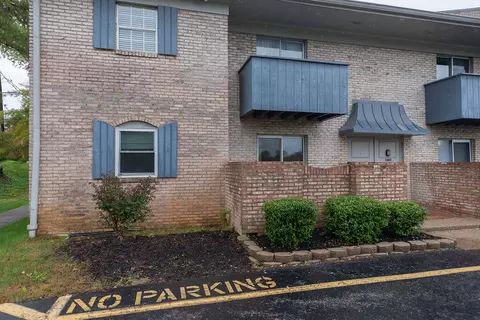 1092 Armstrong Mill Rd, Lexington, KY 40517