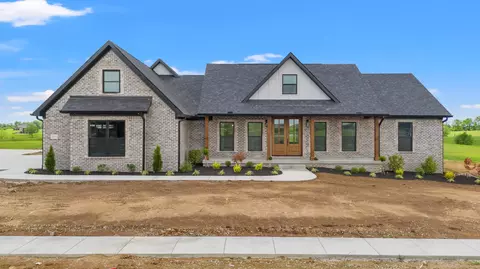 215 Berkley Hall Dr, Berea, KY 40403