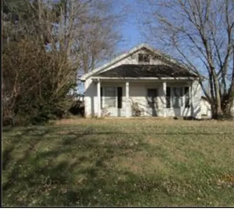 241 N Middletown Rd, Paris, KY 40361