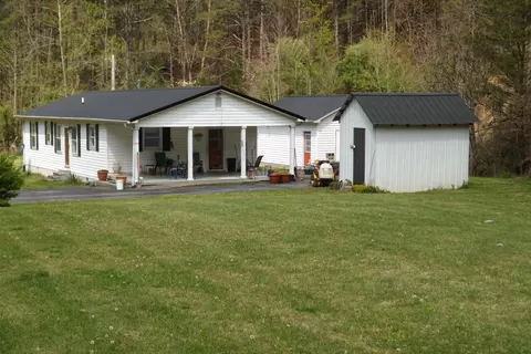 221 N Thomas Branch Rd, Manchester, KY 40962