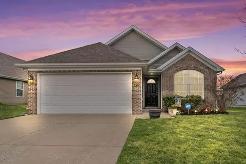 127 Meadowcrest Dr, Georgetown, KY 40324