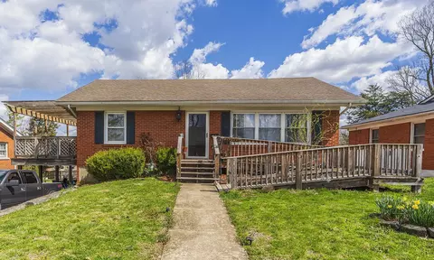 339 Hillcrest Dr, Versailles, KY 40383