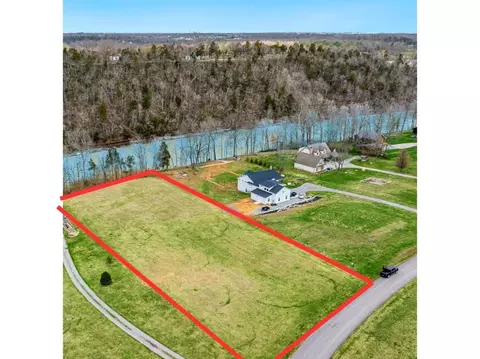 1700 Herrington Hills Dr, Lancaster, KY 40444