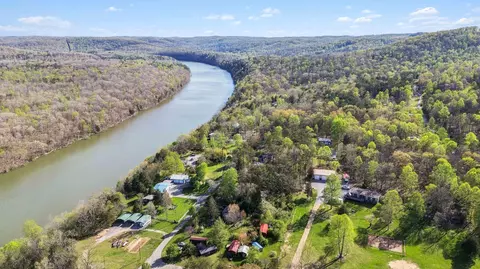 695 Valley View Dr, Burnside, KY 42519 photo 2