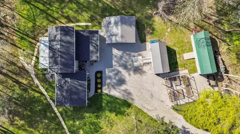 695 Valley View Dr, Burnside, KY 42519 photo 9
