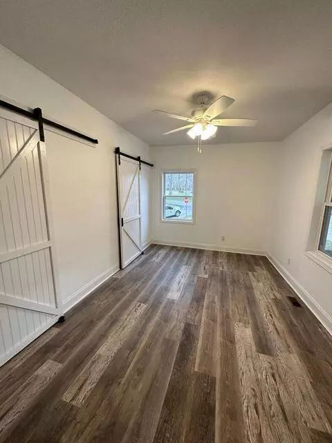 Bedroom - 727 Gordon St, Corbin, KY 40701 photo 2 of 3