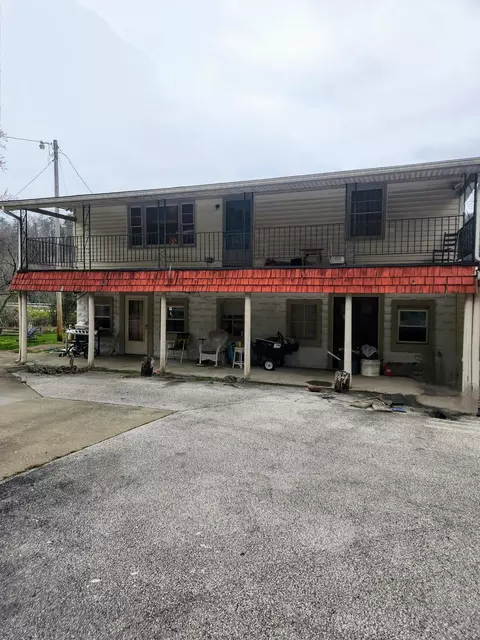 7890 Winchester Rd, Clay City, KY 40312