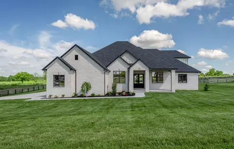 112 Ridgefield Dr, Nicholasville, KY 40356