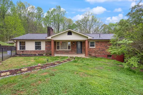 211 State Garage Rd, Stearns, KY 42647