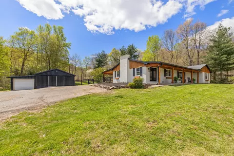 10710 Lebanon Rd, Parksville, KY 40464