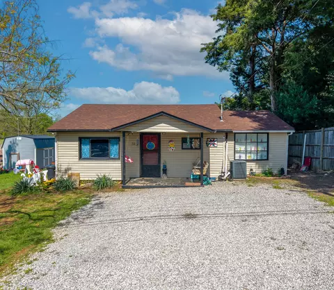 52 Walnut St, Burnside, KY 42519