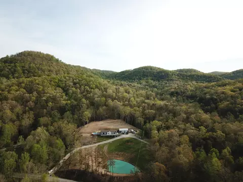 11490 Red Lick Rd, Irvine, KY 40336