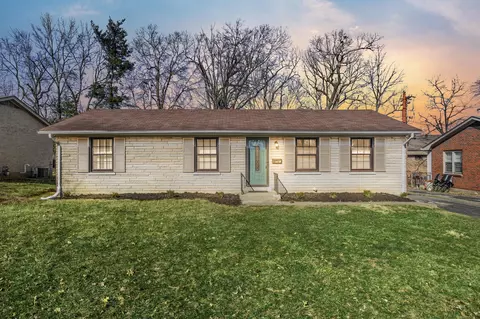 135 Tartan Dr, Lexington, KY 40517