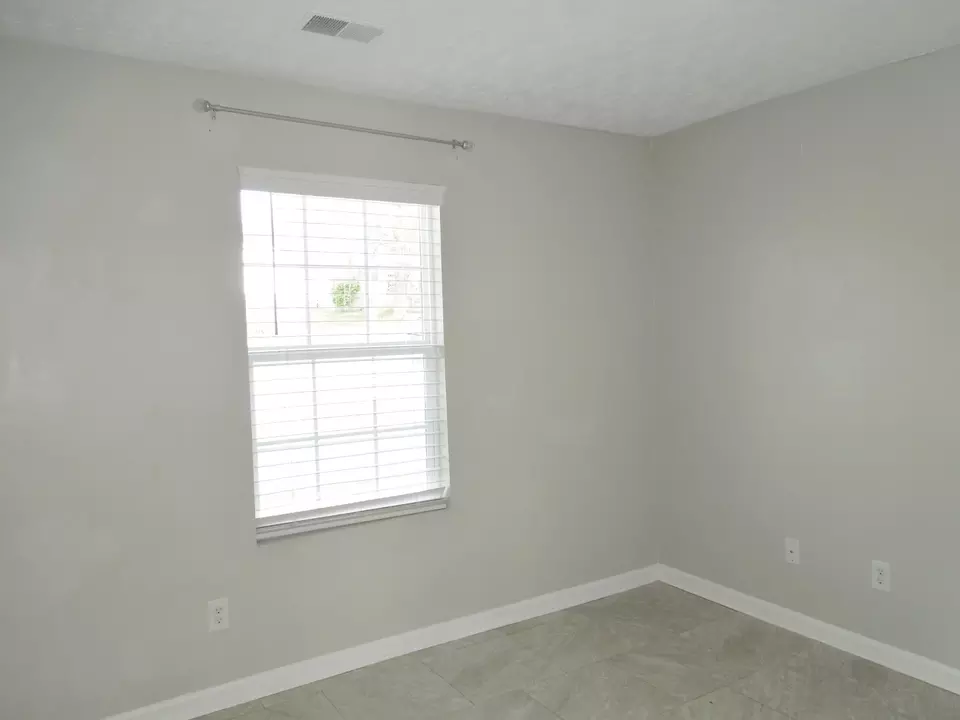 Bedroom - 218 Buffalo Trce, Winchester, KY 40391 photo 2 of 7