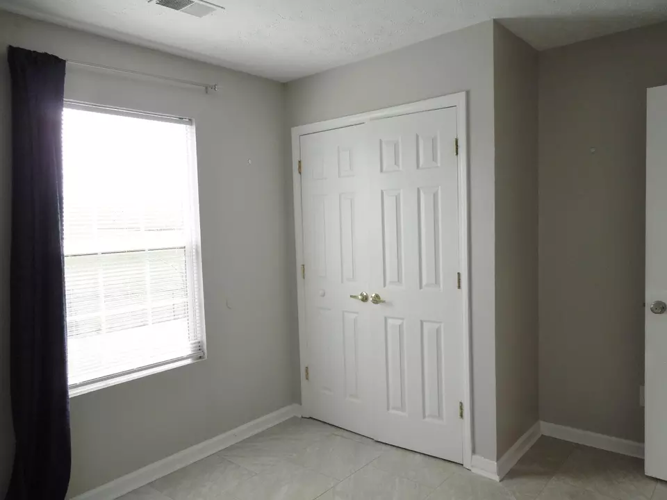 Bedroom - 218 Buffalo Trce, Winchester, KY 40391 photo 7 of 7