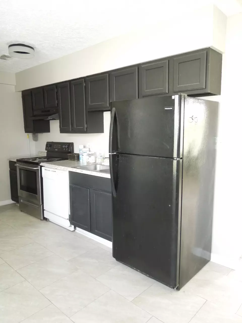 Kitchen - 218 Buffalo Trce, Winchester, KY 40391 photo 3 of 3