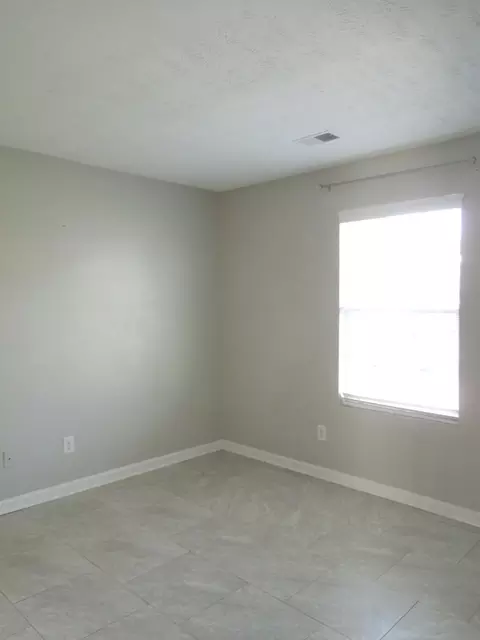 Bedroom - 218 Buffalo Trce, Winchester, KY 40391 photo 1 of 7
