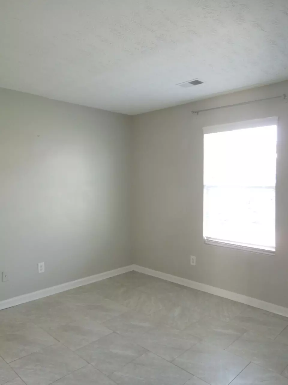 Bedroom - 218 Buffalo Trce, Winchester, KY 40391 photo 1 of 7